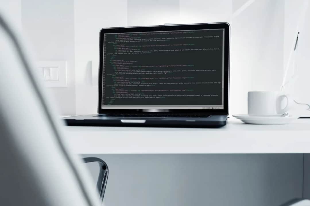 Co to jest język HTML? Klucz do tworzenia stron internetowych