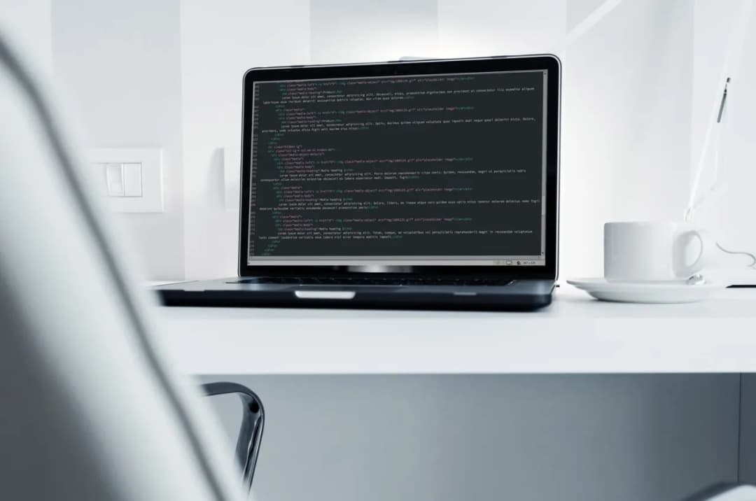 Co to jest język HTML? Klucz do tworzenia stron internetowych